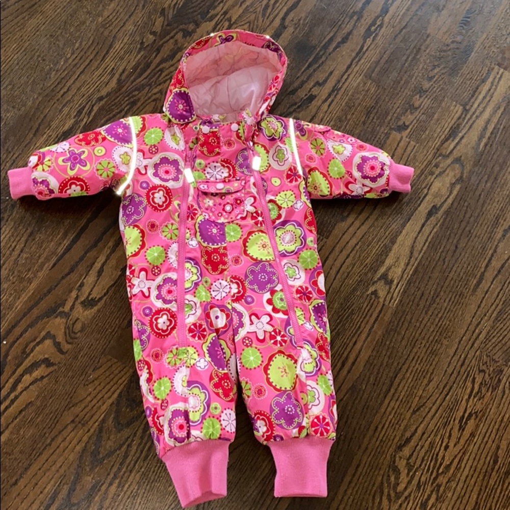 Hanna Annsersson snow suit